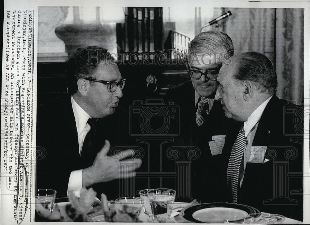 1974 Press Photo Foreign Minister Alberto JVignes of Argentina at Luncheon - Historic Images