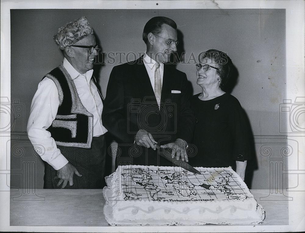1964 Press Photo Pastor, Dr Harold Ockenga,Rev W Whittemore, Mrs M Calden - Historic Images