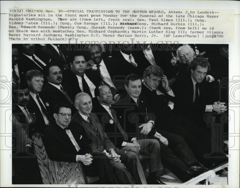 1987 Press Photo Funeral for Late Harold Washington Sen Paul Simon, Sidney Yate - Historic Images