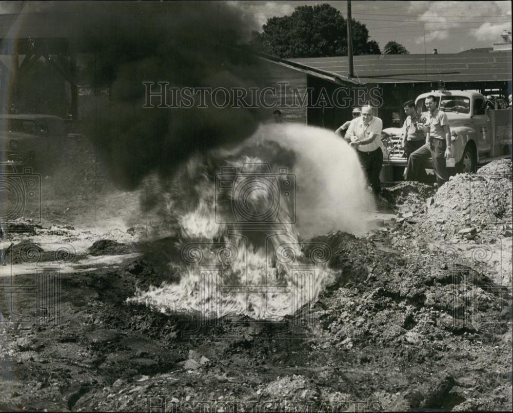 1969 Press Photo New type of foam for fighting fires in Florida - RSL69513 - Historic Images