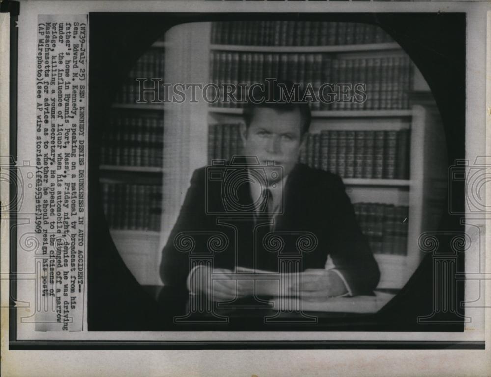 1969 Press Photo Sen Edward Kennedy, on national TV broadcast - RSL99913 - Historic Images