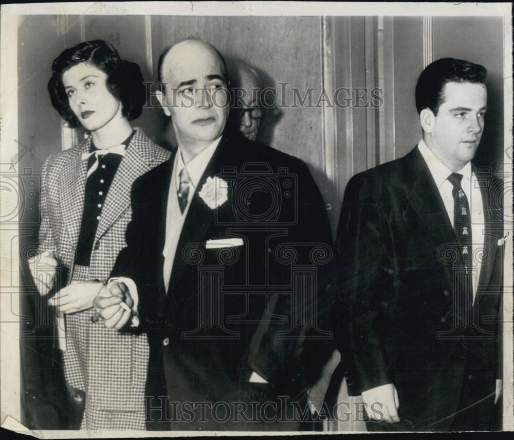 1953 Press Photo Cafe Society Vice Trial Defendant Jelke Arrest Announcement - Historic Images