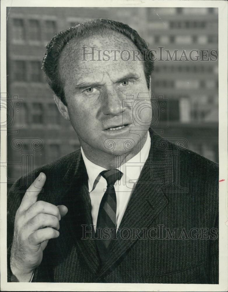 1967 Press Photo American Character Actor Jack Warden - RSL04105 - Historic Images