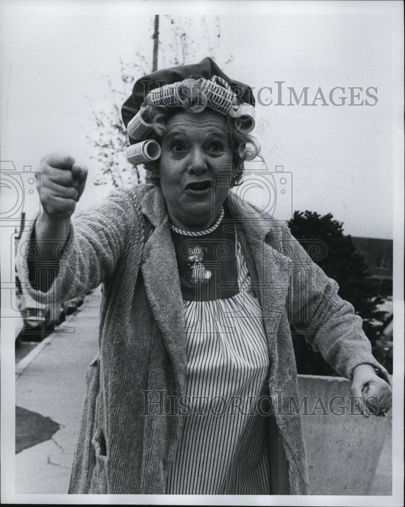 1977 Press Photo Actress Ida Beecher In See How She Runs - RSL83791 - Historic Images