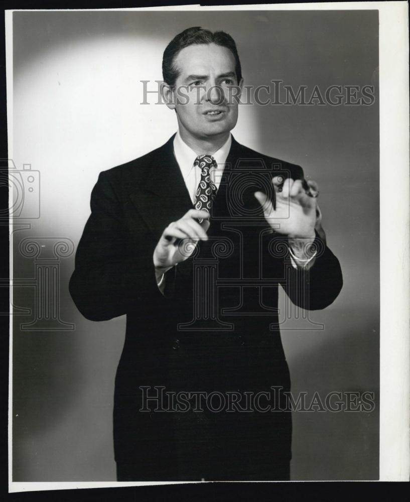 1945 Press Photo Singer Fred Waring - RSL01719 - Historic Images