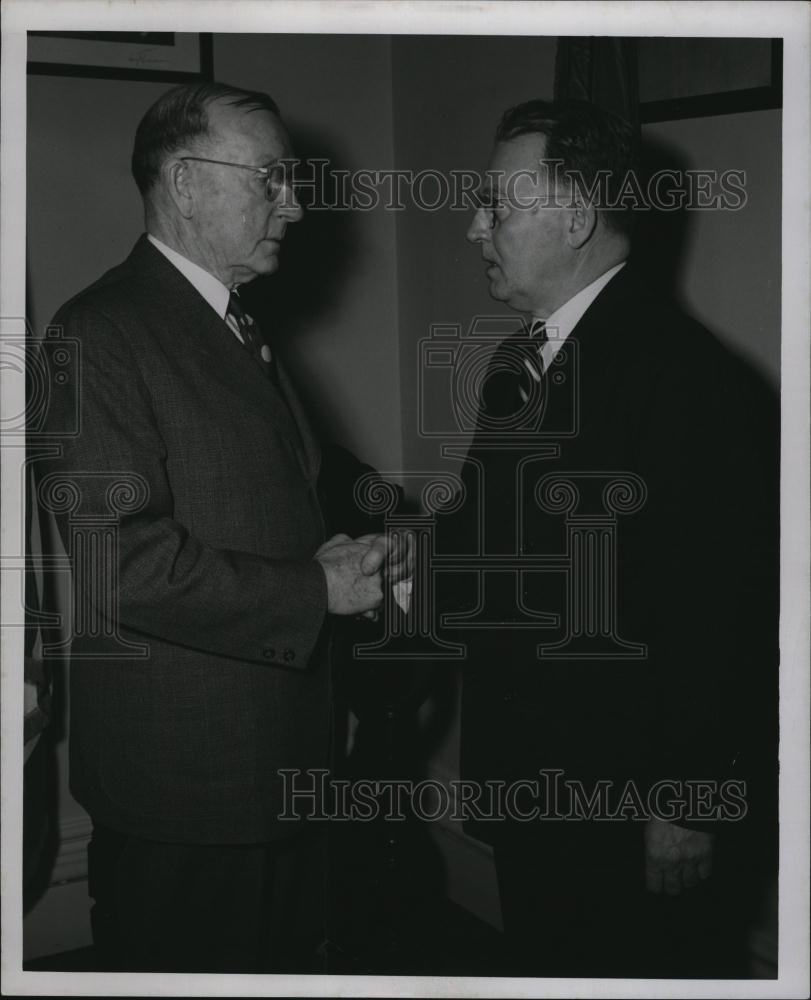 1950 Press Photo Mayor Hynes &amp; James Mahar of Boston Housing Authority - Historic Images