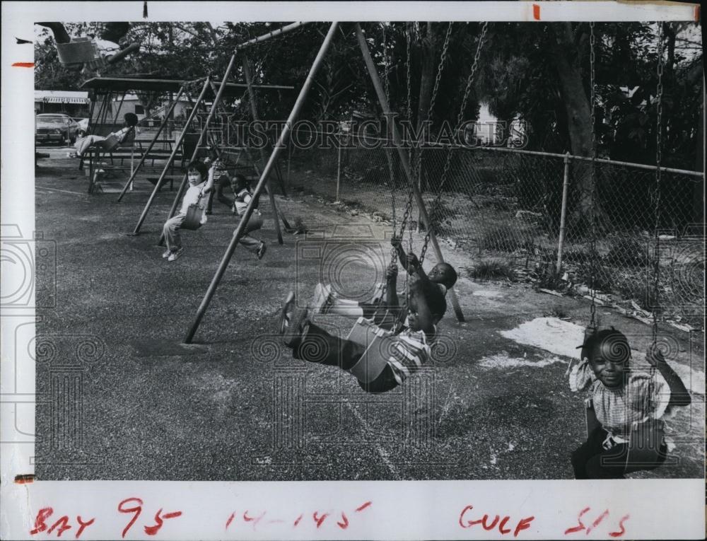 1960 Press Photo Happy Workers Day Nursery in Fla, & Mrs Langill - RSL98789 - Historic Images