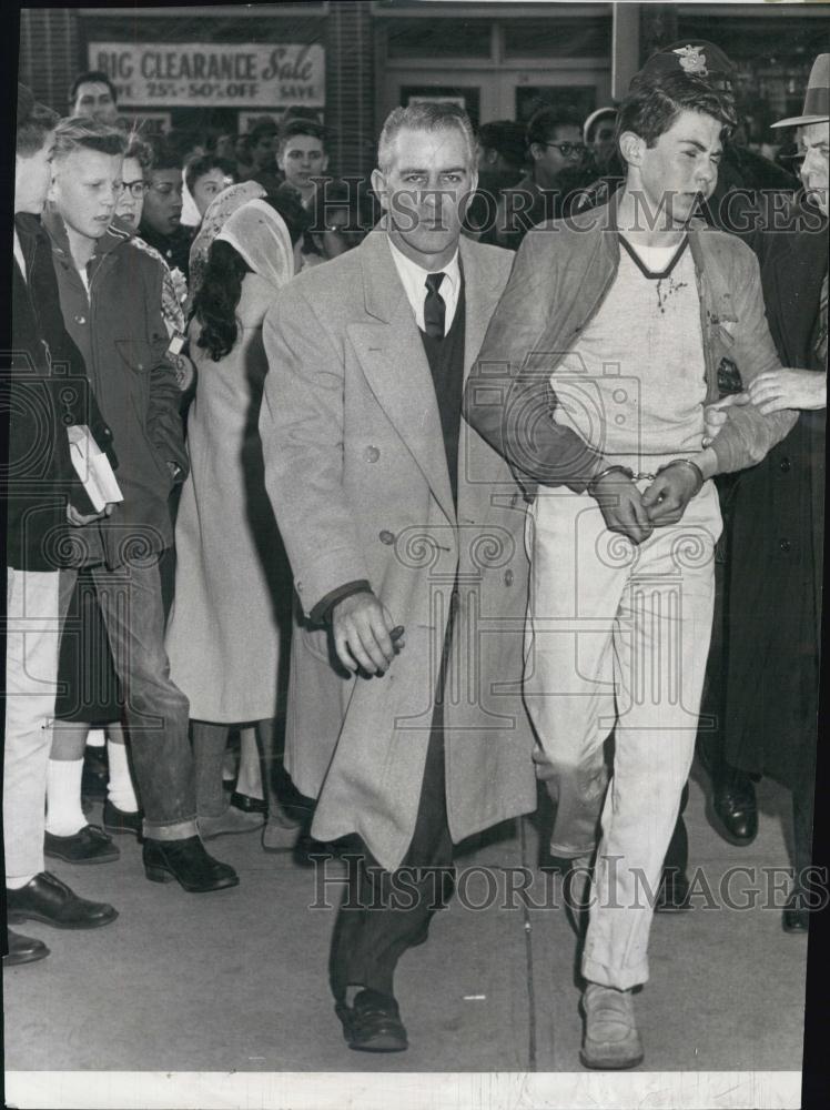 1958 Press Photo Bernard Schaeffer in custody for murder - RSL00909 - Historic Images