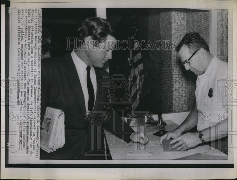 1968 Press Photo Senator Edward M Kennedy Logan International Airport - Historic Images