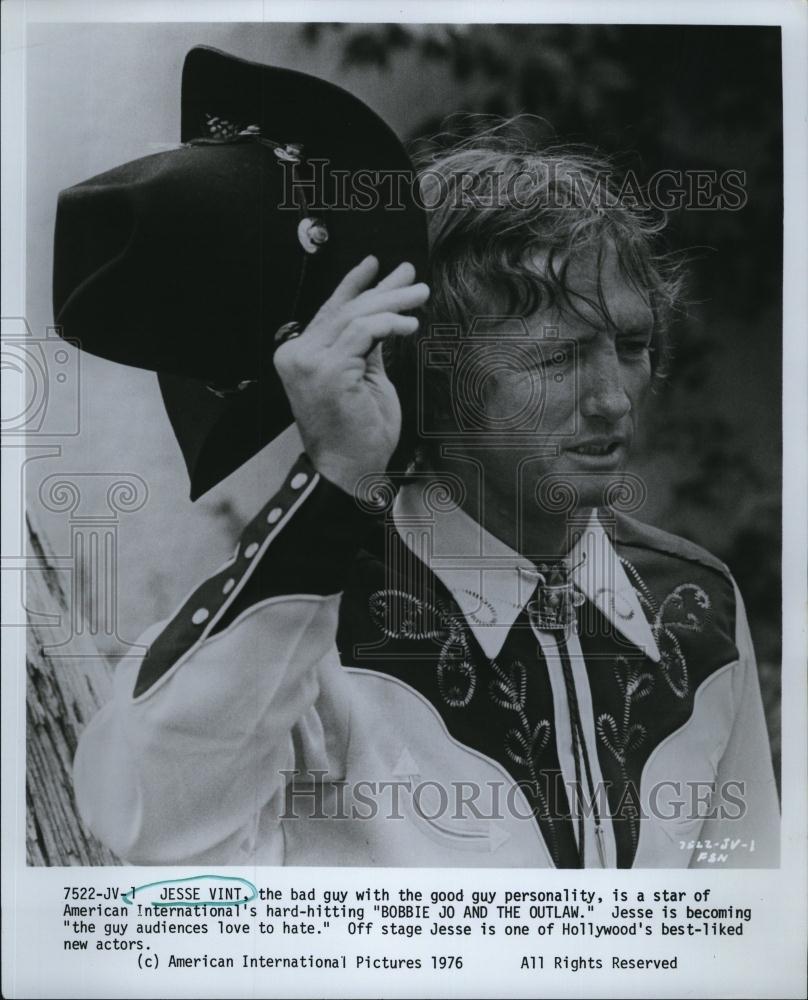 1976 Press Photo Actor Jesse Vint in "Bobbie Jo and the Outlaw" - RSL78869 - Historic Images