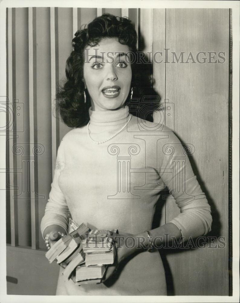 1957 Press Photo Carole Conn in &quot;The Fenton Touch&quot; - RSL01569 - Historic Images