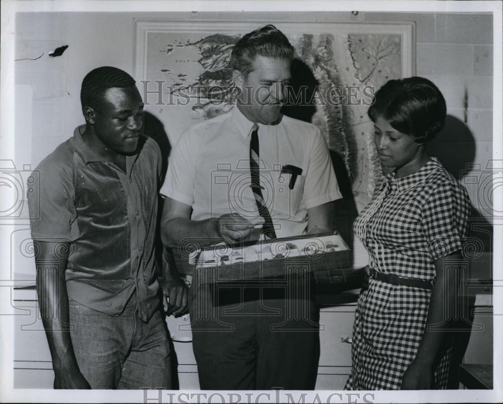 1967 Press Photo A &amp; M University Geology students receive teacher instruction - Historic Images