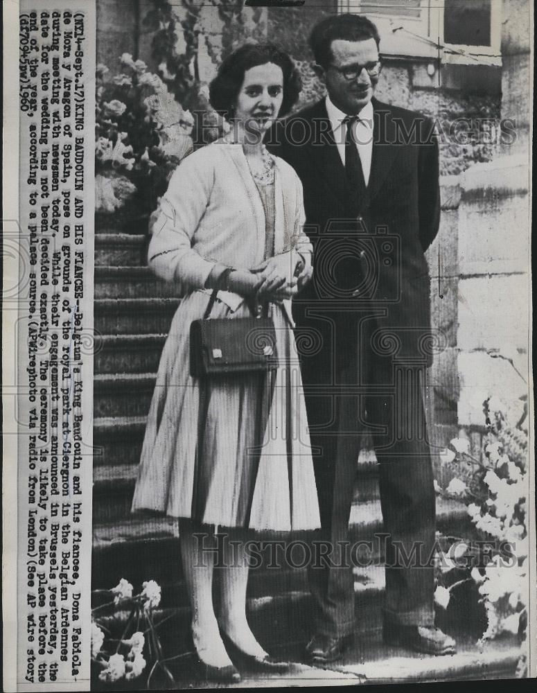 1960 Press Photo Belgium&#39;s King Baudouin &amp; His fiance Dona Fabiola Pose - Historic Images