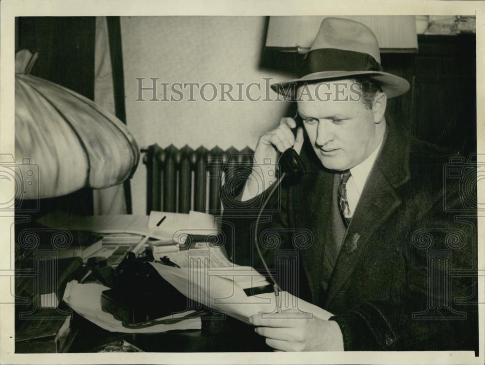 1942 Press Photo John Conaty, Air Raid Warden - RSL05835 - Historic Images