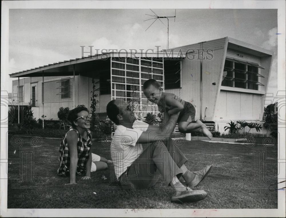 1962 Press Photo Francis, Don, Mark Thomson, Florida Mobile Home - RSL97417 - Historic Images