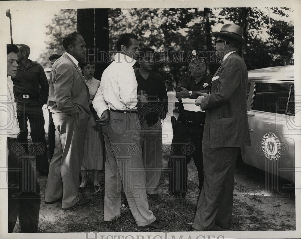 1957 Press Photo Michael Couppa Arrested By Constable Joe Moorehouse - RSL08367 - Historic Images