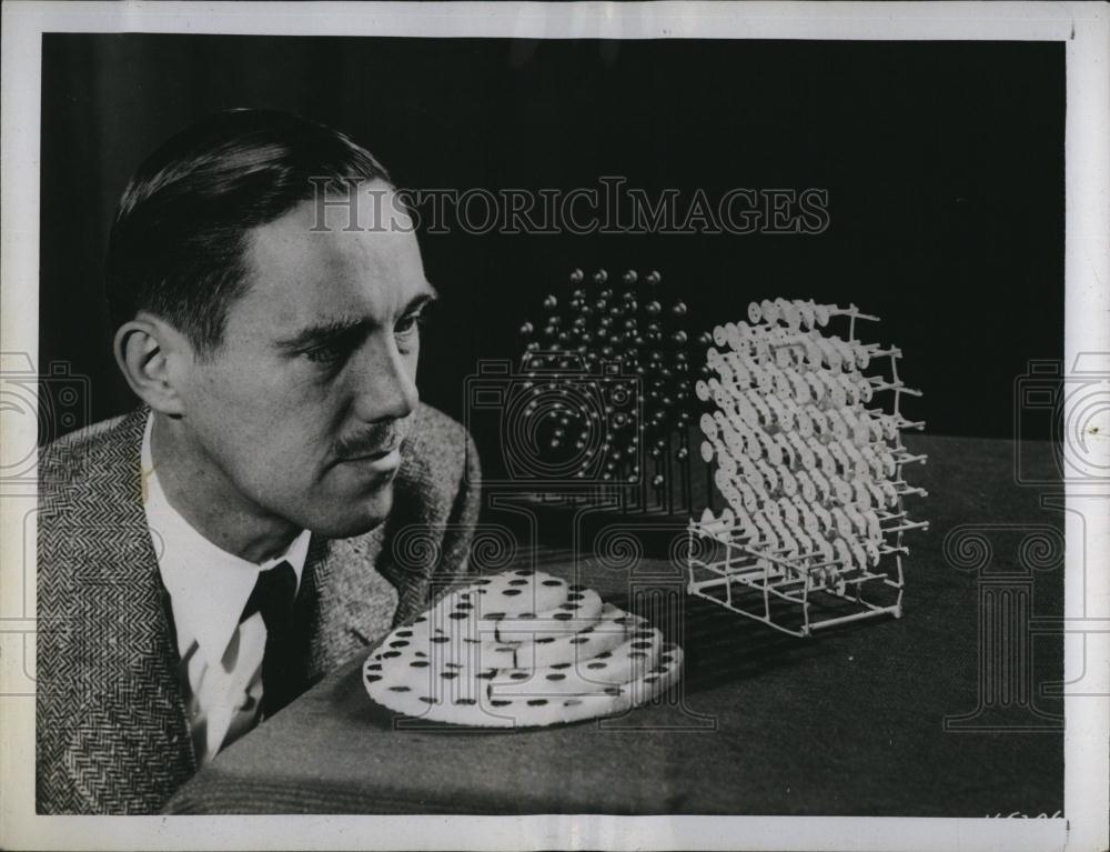 1948 Press Photo Dr Winston and fancy pastries metal lens for radio waves - Historic Images