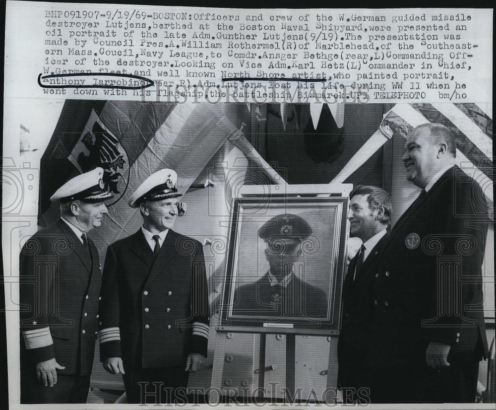 1969 Press Photo Cmdr A Botjg &amp; his art work &amp; ,A Iarrobino - RSL85379 - Historic Images