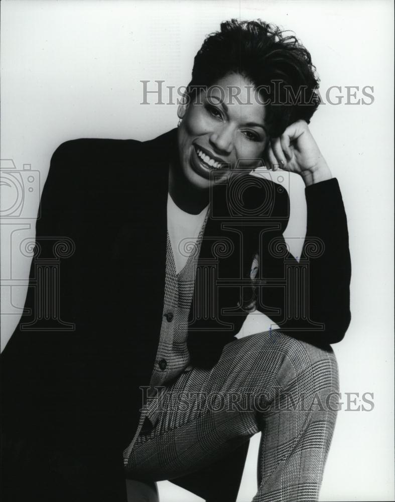 Press Photo Television Talk Show Host Rolonda Watts Promotional Portrait - Historic Images