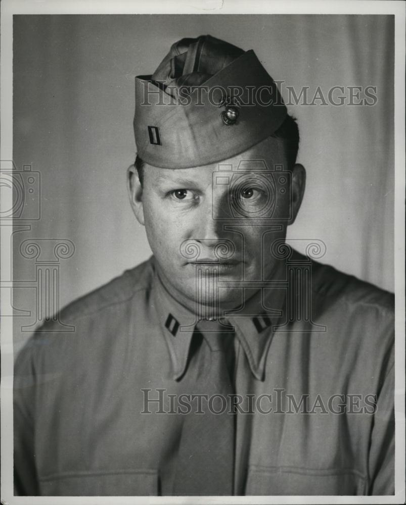 1952 Press Photo Marine Captain Robert J Coates - RSL44551 - Historic Images