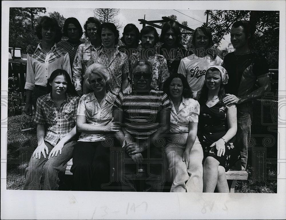 1978 Press Photo thirteen children Mr Mrs Roy Barror - RSL97065 - Historic Images