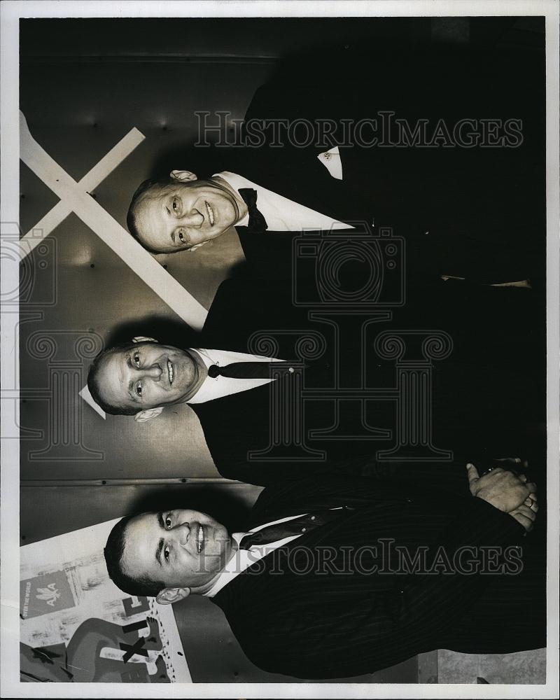 1960 Press Photo Members of Metropolitan Yacht Club, David WVigoda, Mark Karsh - Historic Images