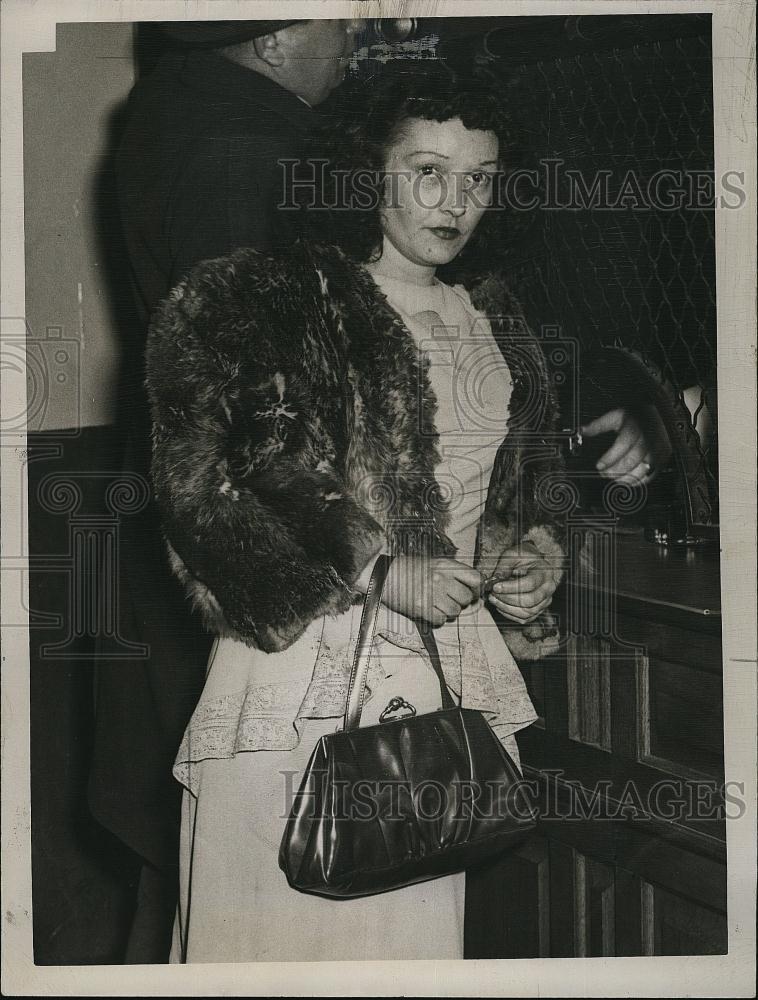 1949 Press Photo Mrs Marjorie Veniat - RSL78781 - Historic Images