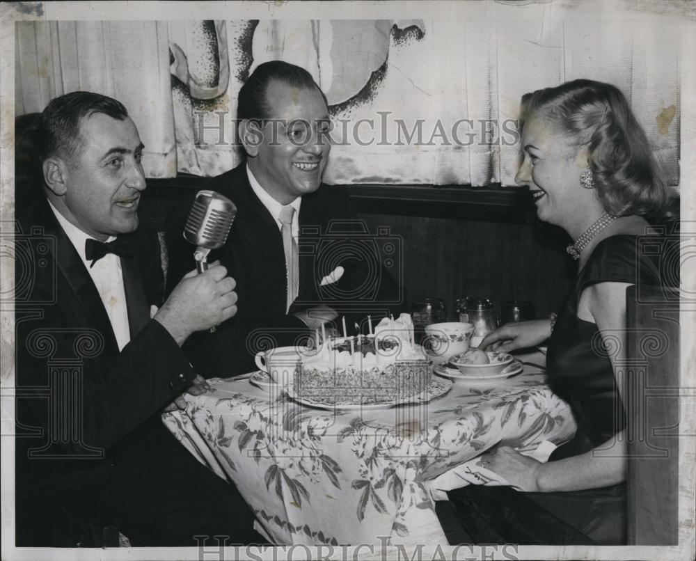 1956 Press Photo Emcee Don Dennis & wife Bettina & Arnold Benak - RSL87845 - Historic Images