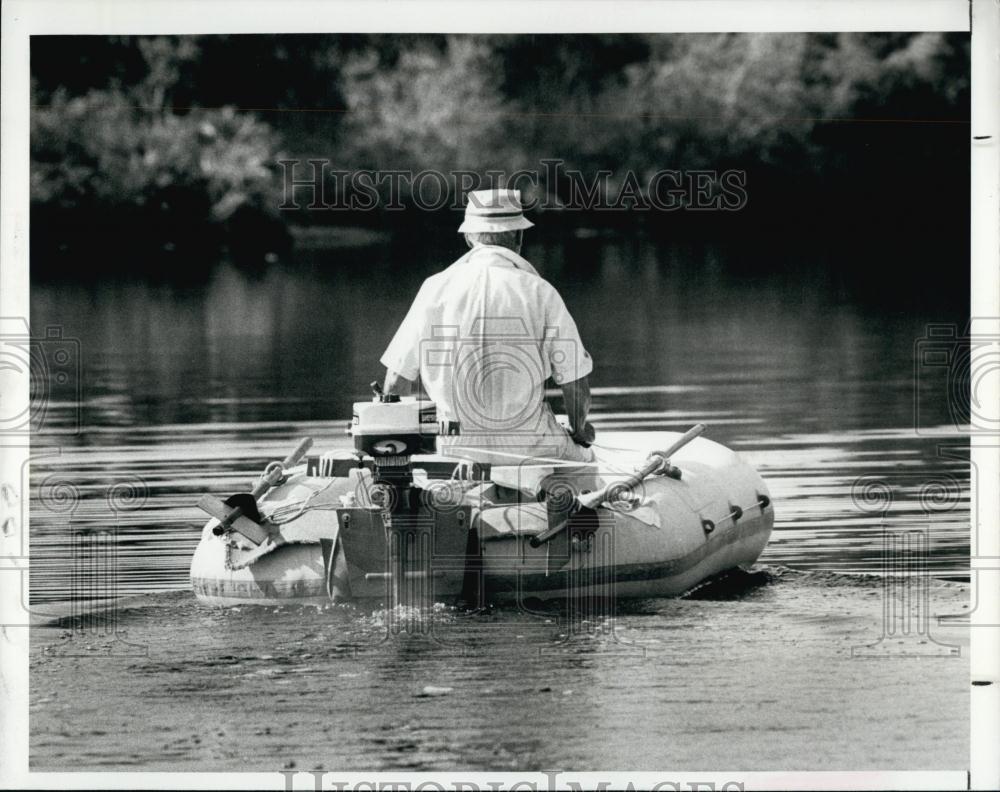 1979 Press Photo Jay Davis Create and Built Rubber Raft - RSL69669 - Historic Images