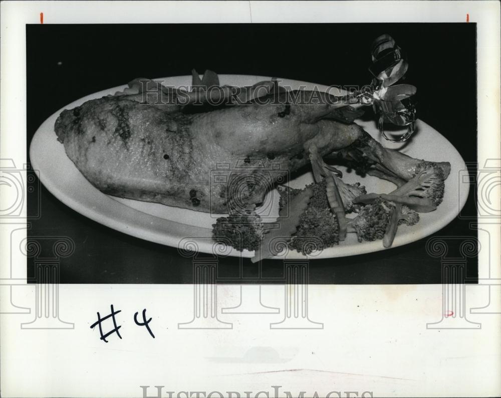 1981 Press Photo Crispy Duck, specialty dish at Peking Palace in Clearwater, FL - Historic Images