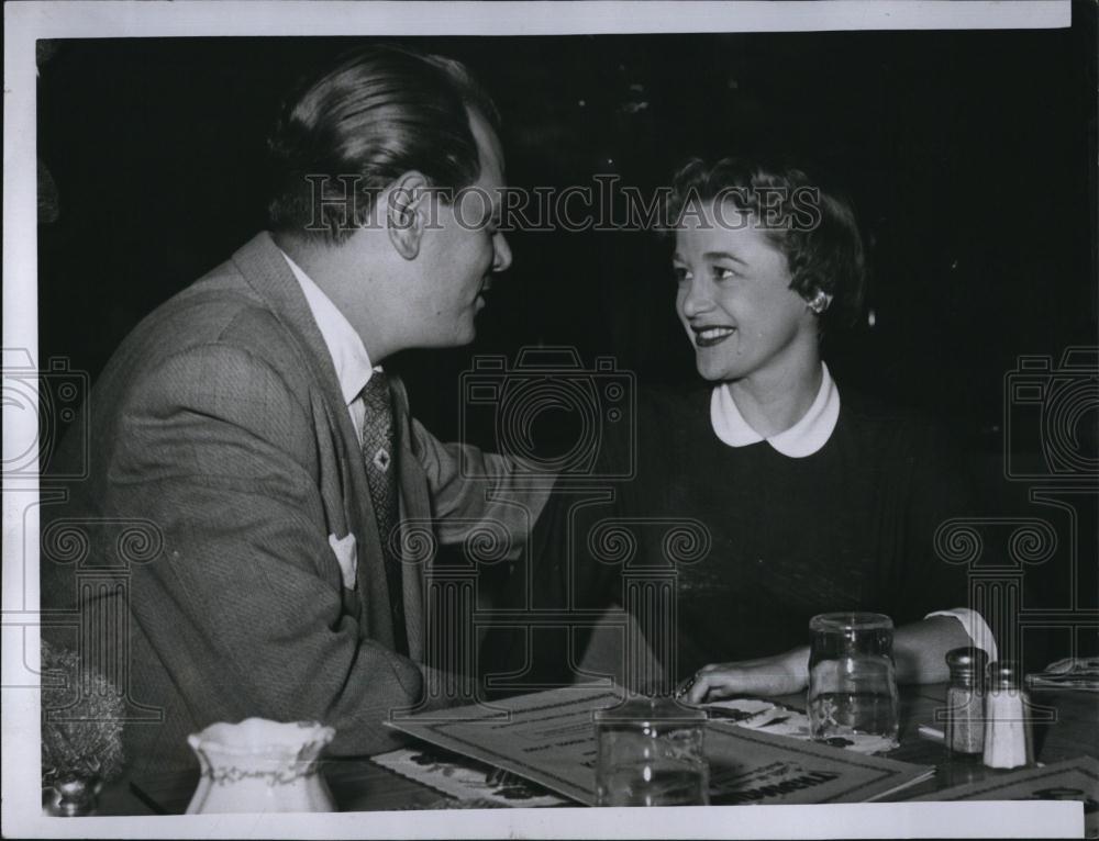1953 Press Photo Emcee Don Dennis & Vicky Vallani, entertainer - RSL87849 - Historic Images