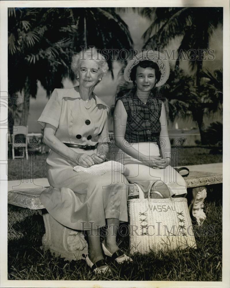 1953 Press Photo Nassau British Hotel Mrs Mabel Room - RSL64741 - Historic Images