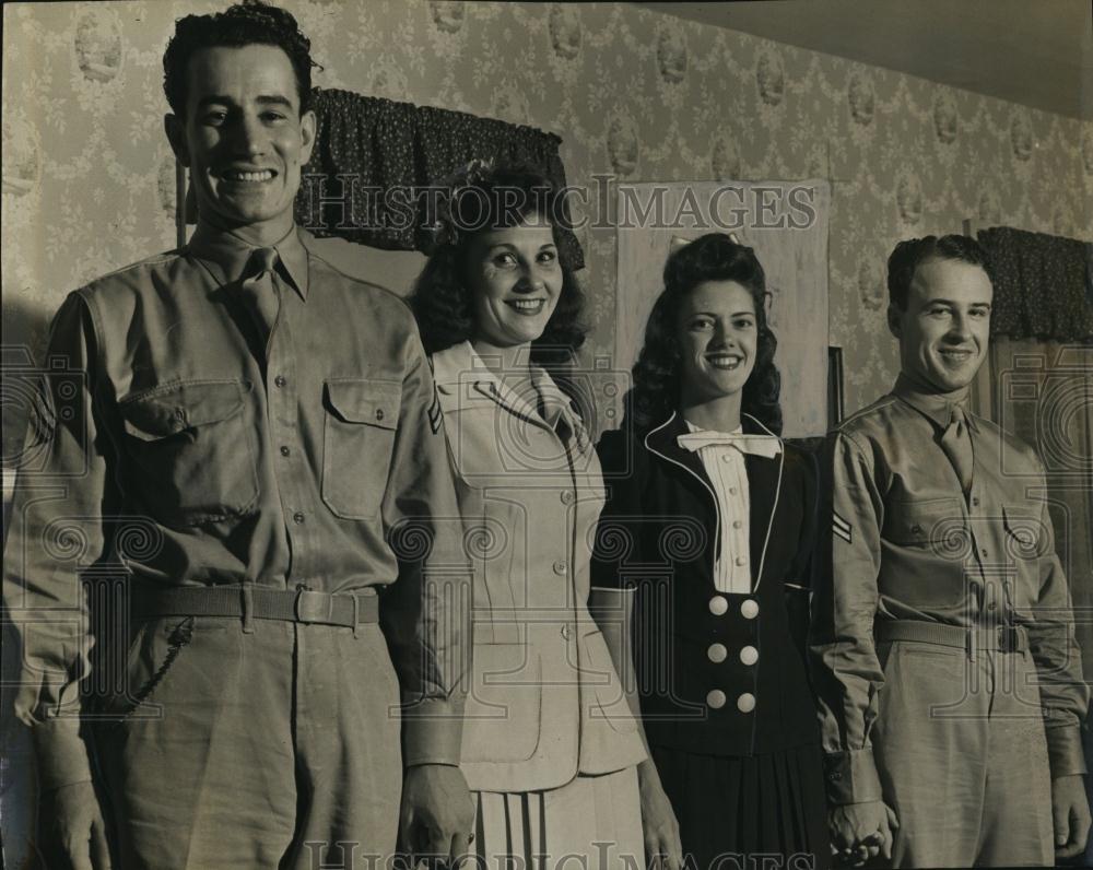 1942 Press Photo Corporal and Mrs Joseph Nastri, Corp and Mrs WG Willoughby - Historic Images