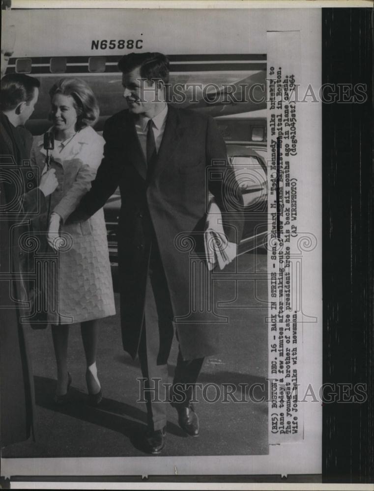 1964 Press Photo Senator Edward Kennedy &amp; Wife Joan - RSL93351 - Historic Images