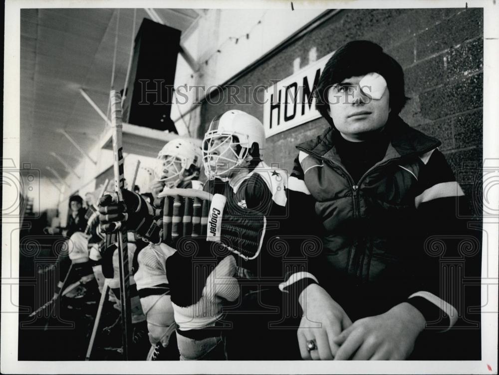 1980 Press Photo Patrick Rogers, Injured Eye Repair, The Body Human Magic Sense - Historic Images