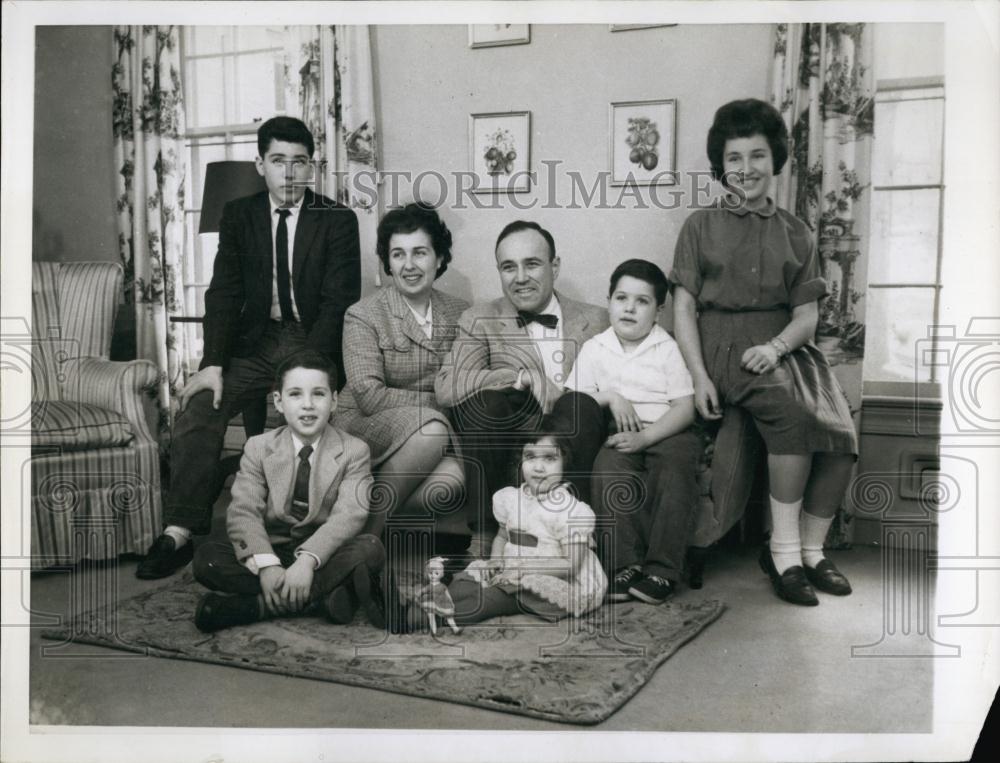 1961 Press Photo Family of Mortimer M Caplins, IRS commissioner - RSL66153 - Historic Images