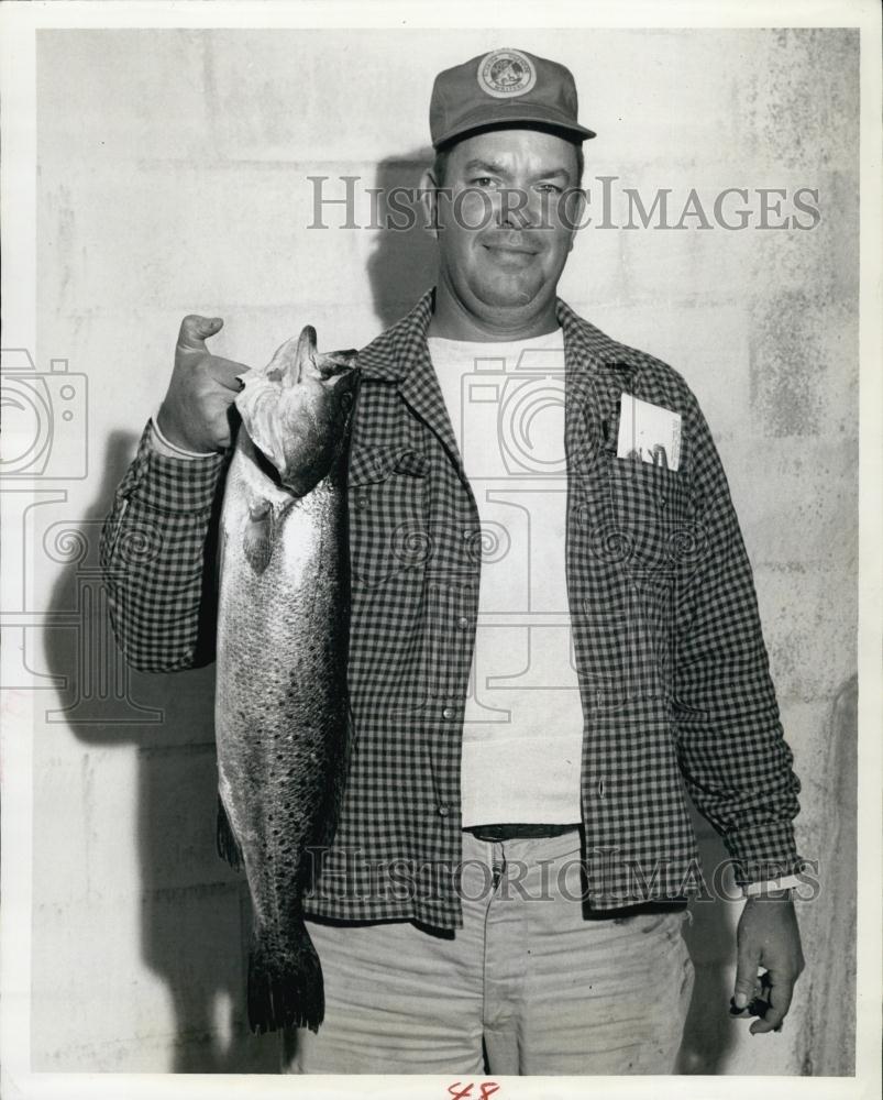 1961 Press Photo Bill Miller Speckled Sea Trout Cape Coral Fishing Contest - Historic Images