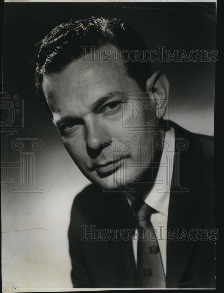 1965 Press Photo David Brinkley Reports News And Does Special Reporting - Historic Images