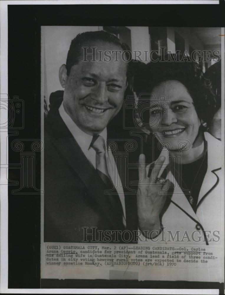 1970 Press Photo Col Carlos Arana Osorio, Guatamala Pres candidate &amp; his wife - Historic Images