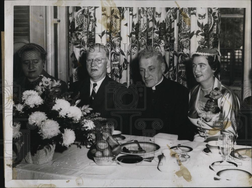 1954 Press Photo Mrs William Dalton, Mayor Hynes, Archbishop Cushing - Historic Images