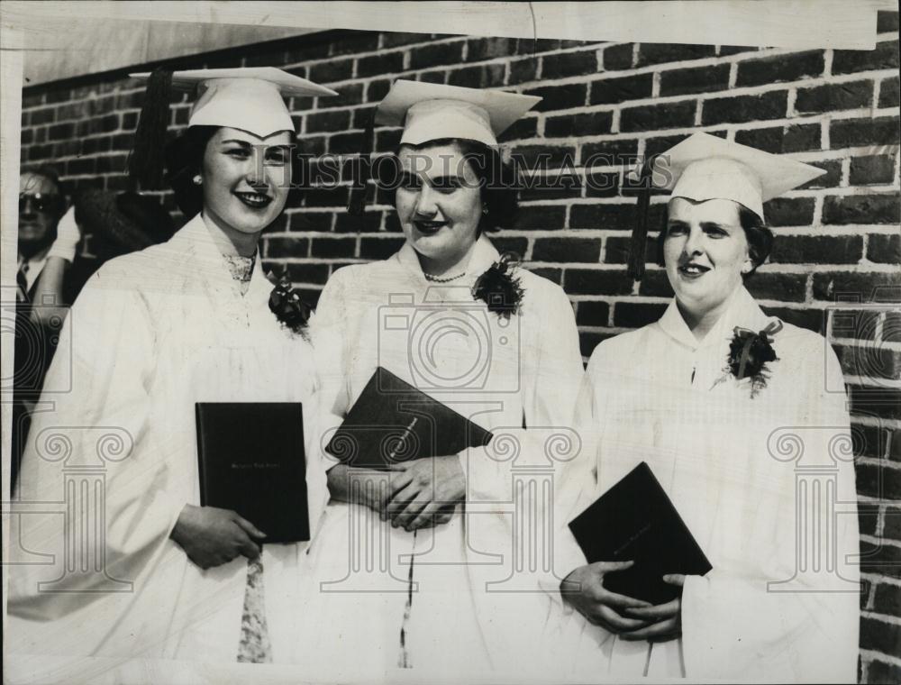 1955 Press Photo Scholars Patricia Collins, Marne English &amp; Patricia McDonough - Historic Images