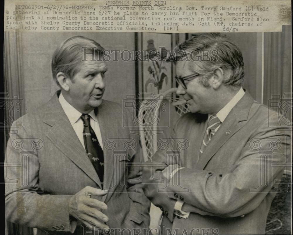 1972 Press Photo Governor Terry Sanford, North Carolina, JB Cobb, Democrat - Historic Images