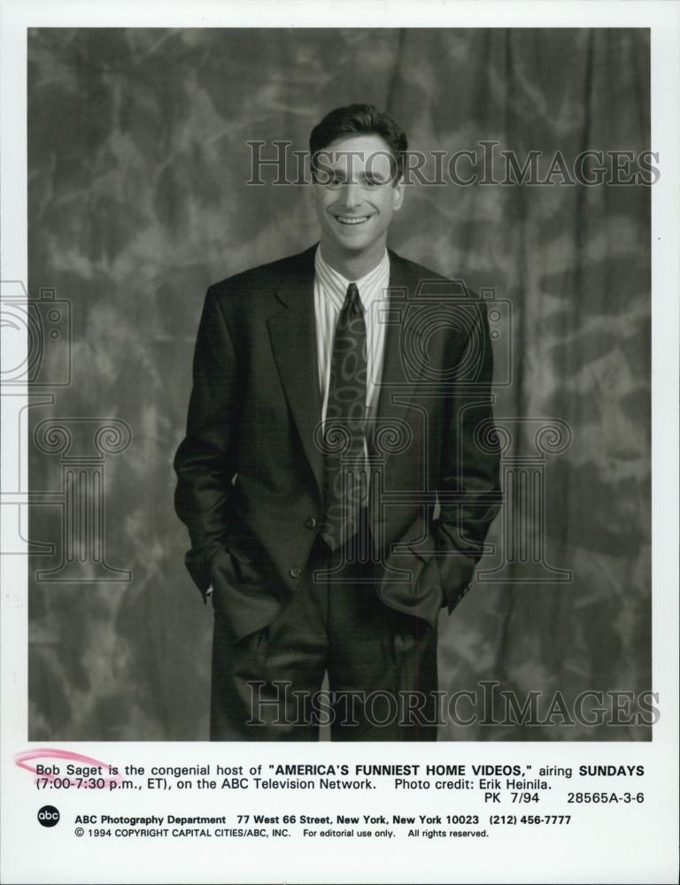 1997 Press Photo Actor Bob Saget of "America's Funniest Home Videos" - RSL03743 - Historic Images