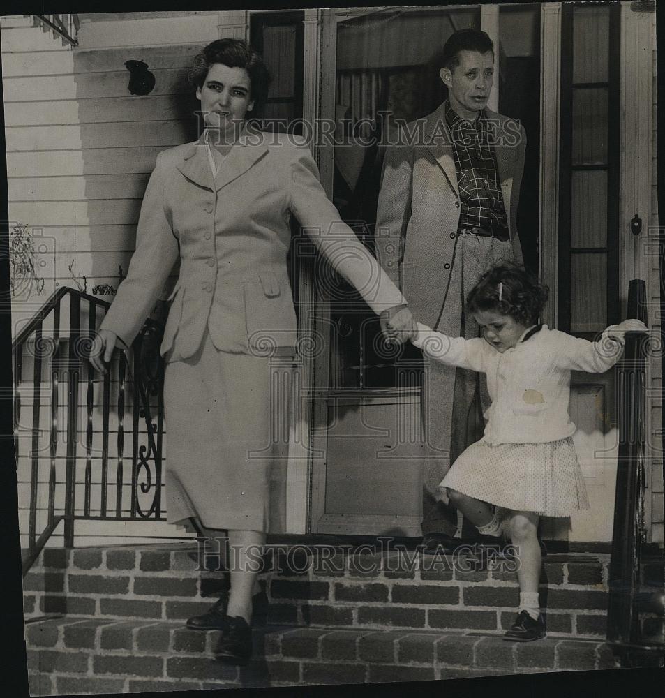 1957 Press Photo Mr &amp; Mrs John McGrath, parents of slain victim Billy Mcgrath - Historic Images