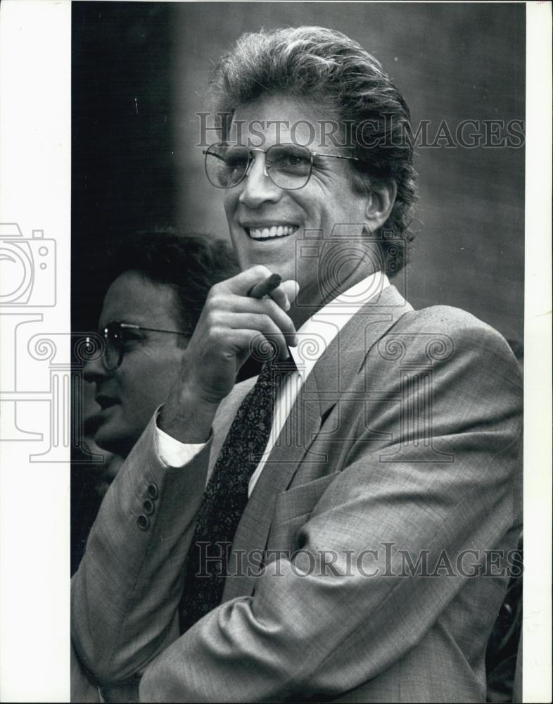 1993 Press Photo Actor Ted Danson On Steps Of State House - RSL01953 - Historic Images