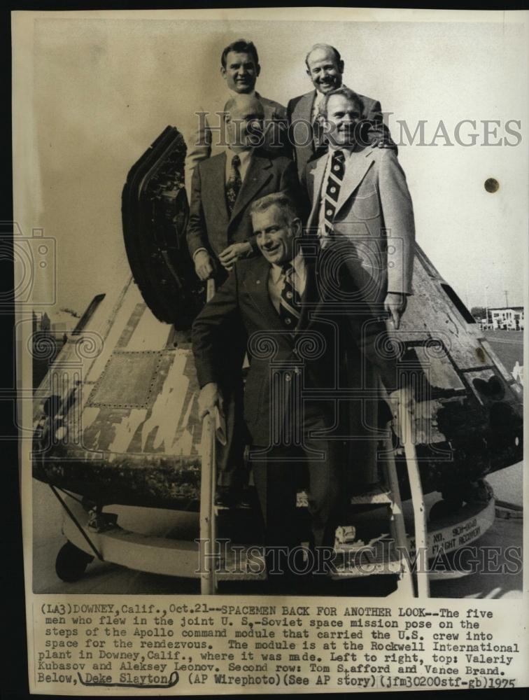 1975 Press Photo Astronauts Deke Slayton Tom Stafford Vance Brand Aleksey Leonov - Historic Images