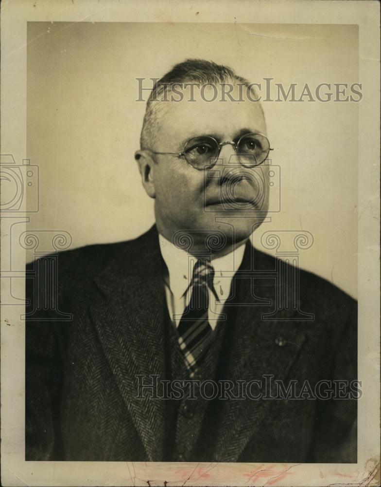 1957 Press Photo E Bainbridge Toppin - RSL92119 - Historic Images