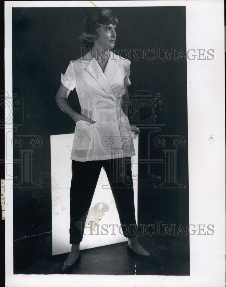 Press Photo Fashion Uniforms - RSL59283 - Historic Images