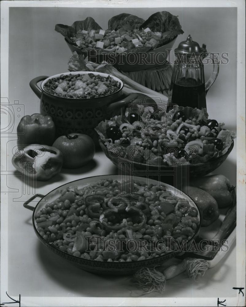 Press Photo Molasses Is Used In Several Different Recipies - RSL94165 - Historic Images