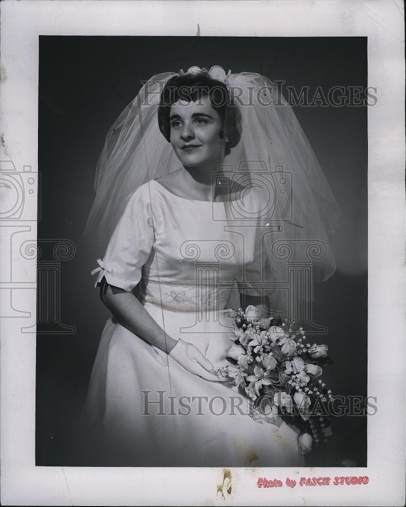 1963 Press Photo Bride picture - RSL78775 - Historic Images